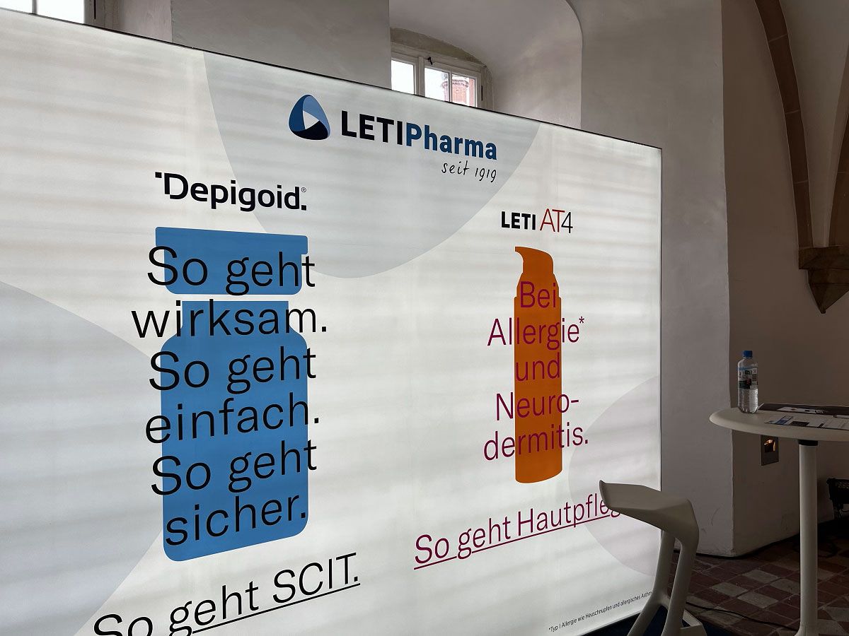 Mobile exhibition stand for LETI Pharma